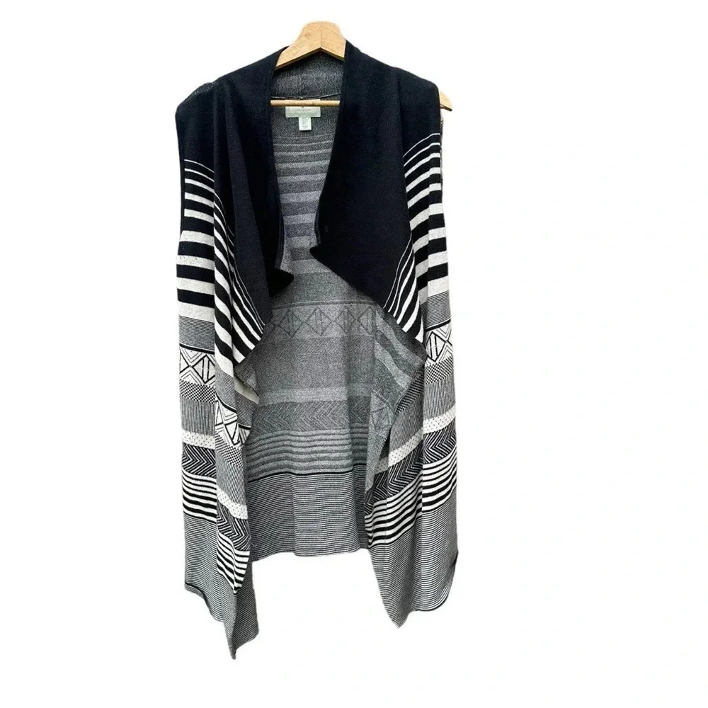 Ruby Moon women's size large sleeveless cardigan cream and black